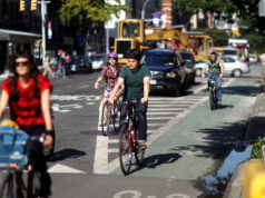 Casco e patente obbligatori a New York per le bici