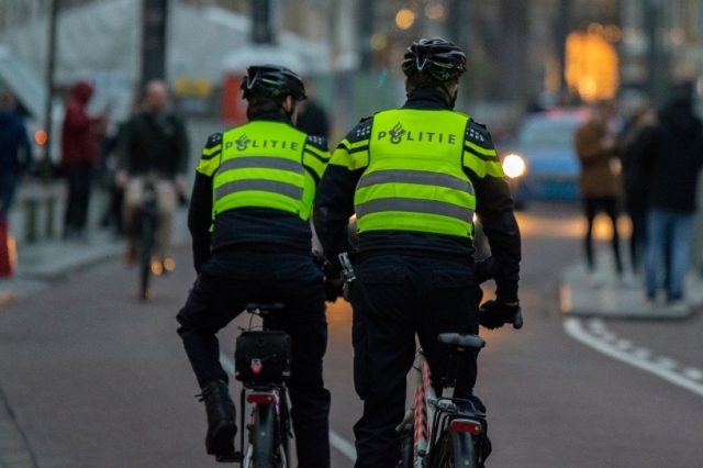 polizia olandese bike friendly